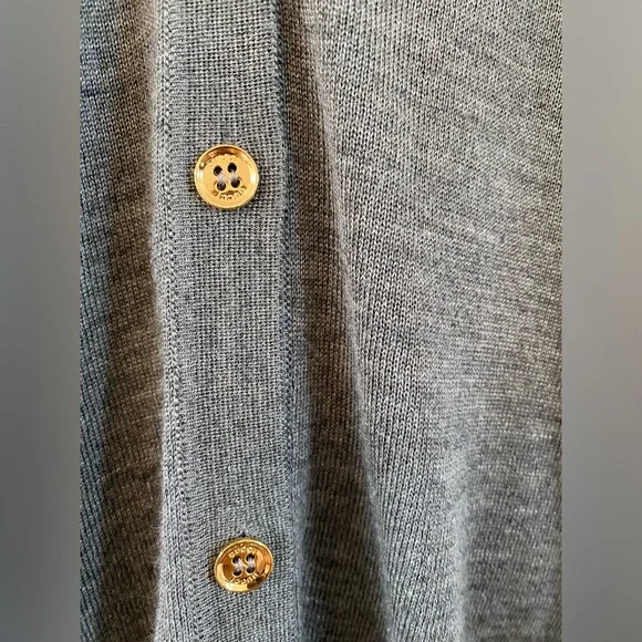 Gucci cashmere, silk and wool cardigan with gold designer buttons and gold logo. - Picture 5 of 16